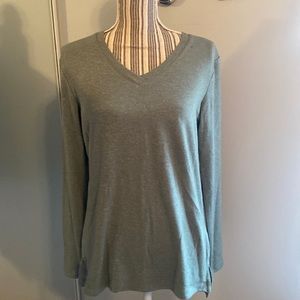 Matty M. V-NECK TUNIC. Heather Sage color. Size Small.